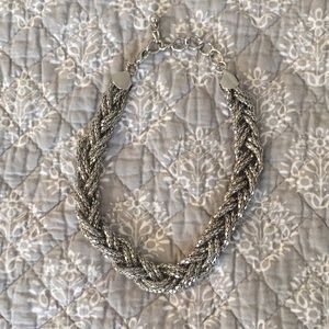 Express statement necklace